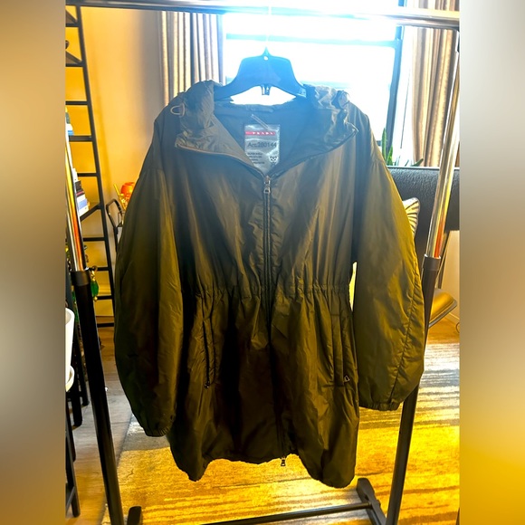 Olive Green Prada Sport Zipped Lightweight Puffer Utility Jacket - Picture 1 of 7